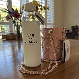 NWT CHANEL No. 5 Water Bottle Factory 5 Collection White + Water Bottle Holder